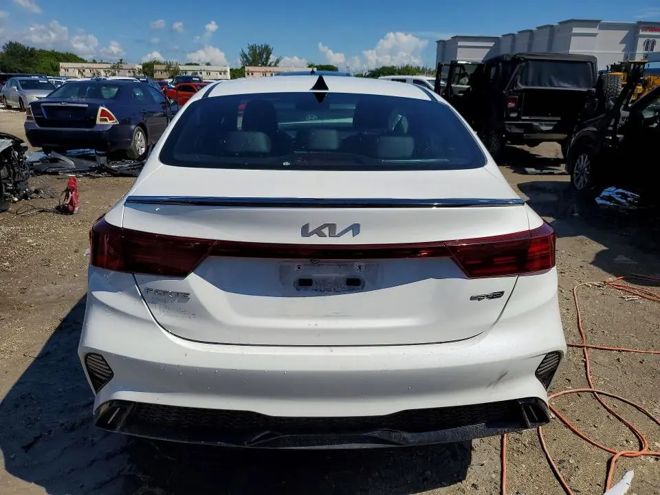 2023 KIA FORTE GT LINE  