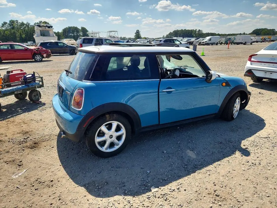 2010 MINI COOPER   