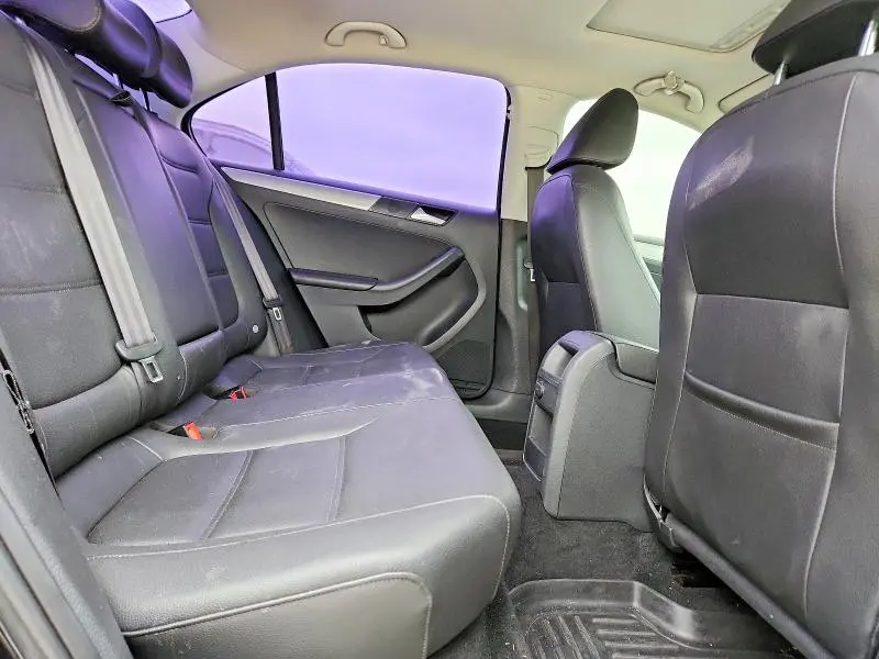2017 VOLKSWAGEN JETTA SE  