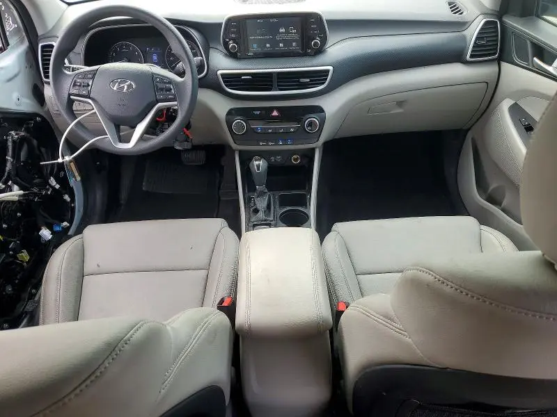 2021 HYUNDAI TUCSON SE  