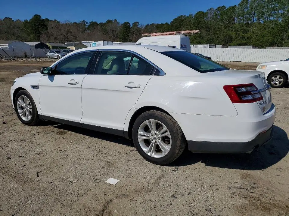 2015 FORD TAURUS SE  