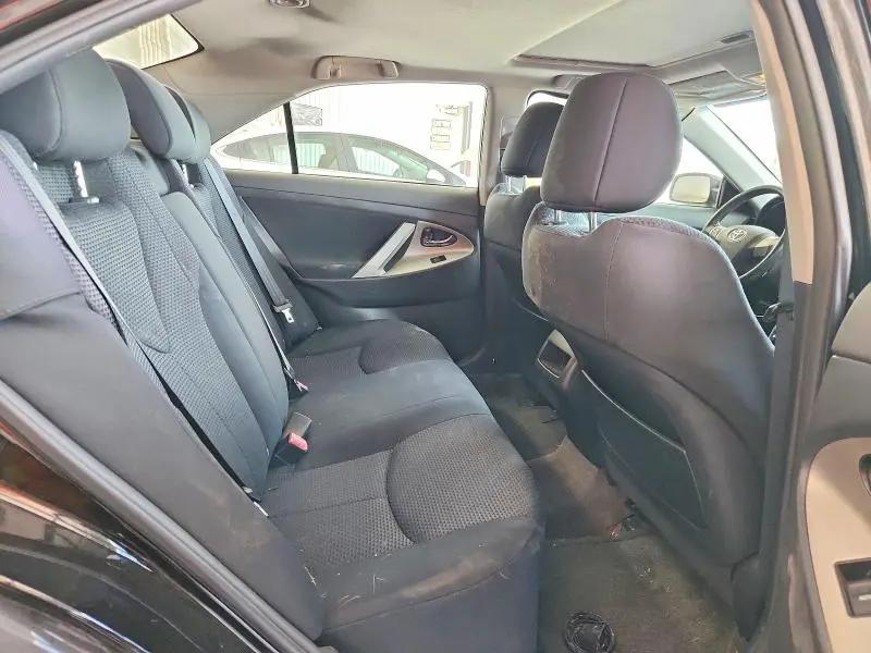 2010 TOYOTA CAMRY SE  