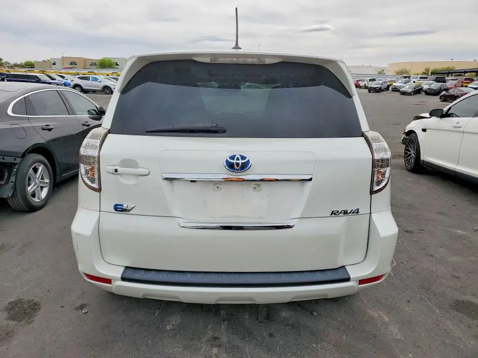 2014 TOYOTA RAV4 EV BASE  