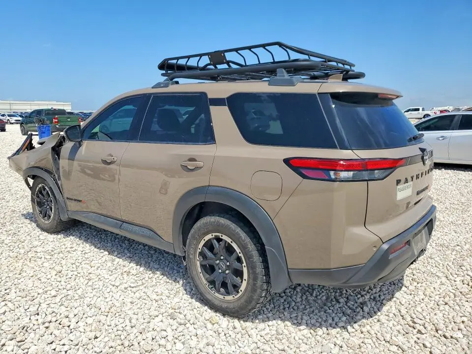 2023 NISSAN PATHFINDER SV  