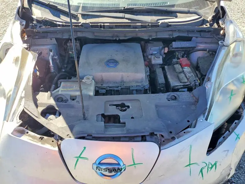 2014 NISSAN LEAF S  