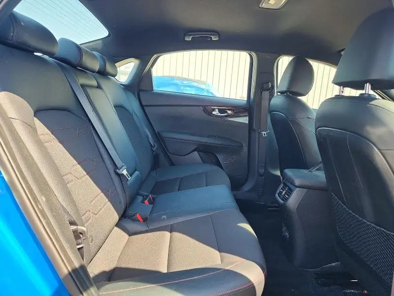 2023 KIA FORTE GT  