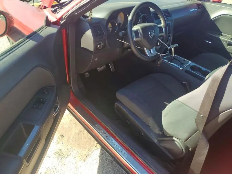 2012 DODGE CHALLENGER SXT  