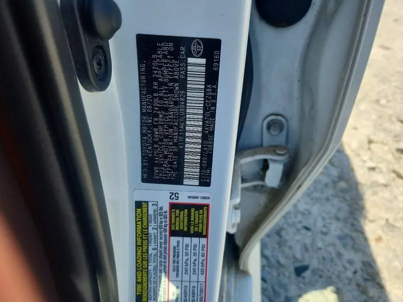 2020 TOYOTA CAMRY XLE  
