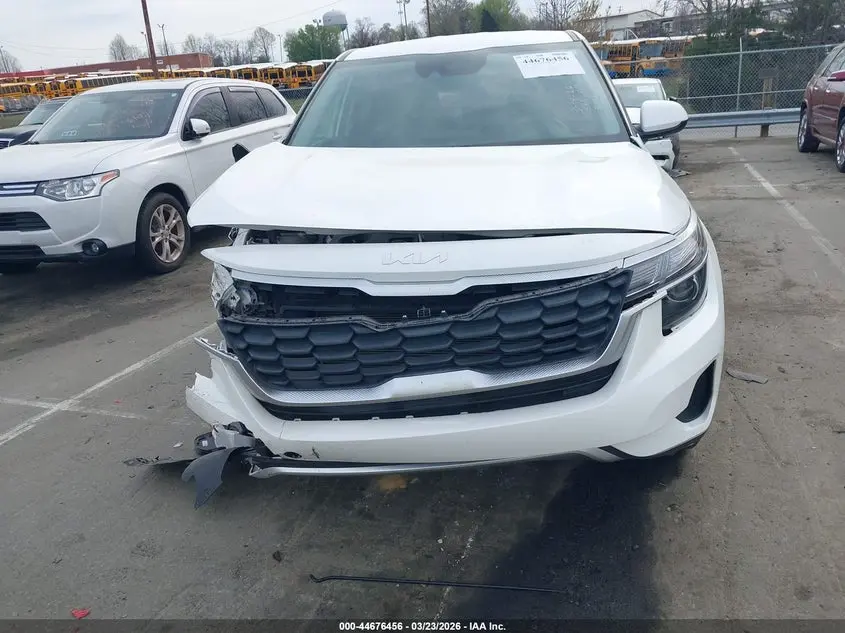 2023 KIA SELTOS LX