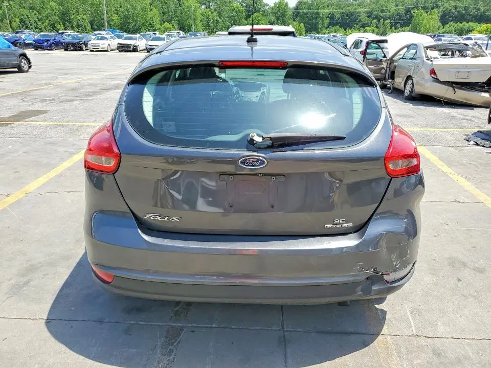 2016 FORD FOCUS SE  