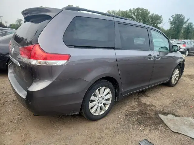 2011 TOYOTA SIENNA XLE  