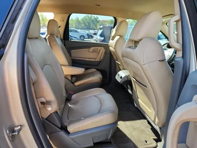 2011 CHEVROLET TRAVERSE LT  