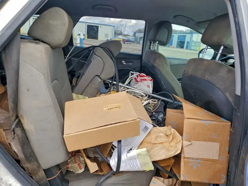 2016 HYUNDAI SANTA FE SE  