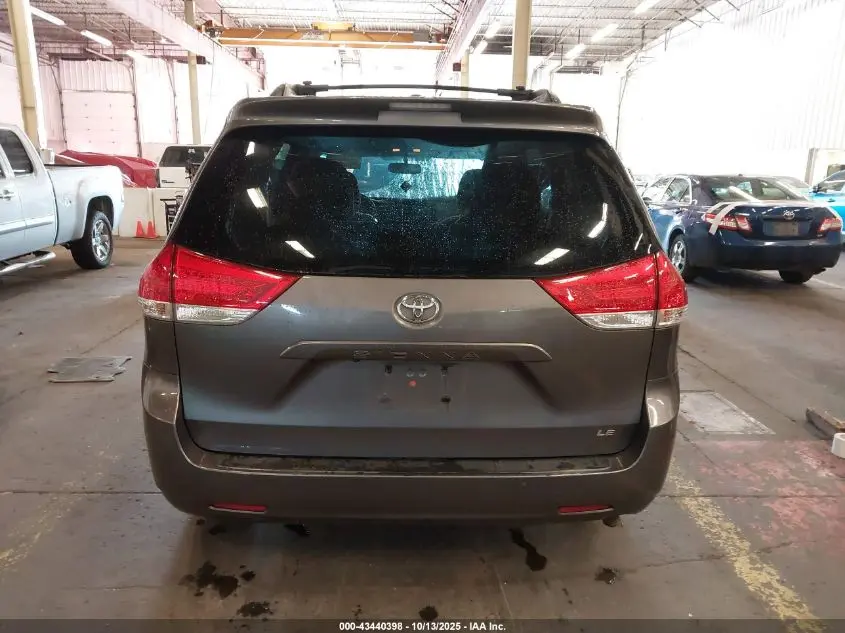 2014 TOYOTA SIENNA LE V6 8 PASSENGER