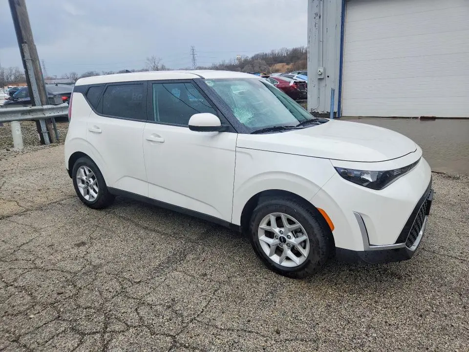 2025 KIA SOUL LX  