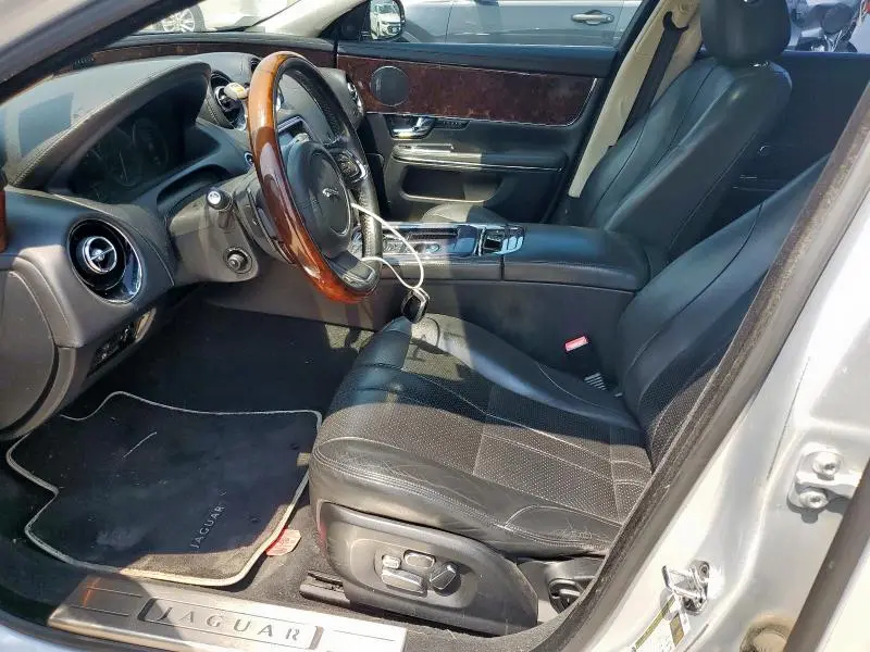 2012 JAGUAR XJ   
