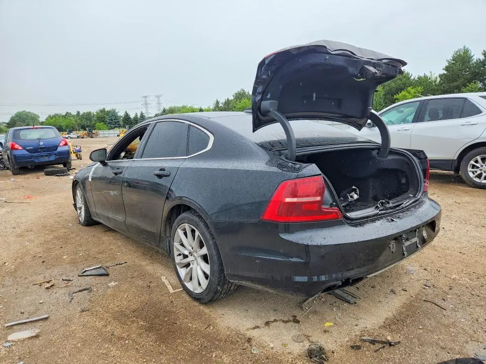 2017 VOLVO S90 T6 MOMENTUM  