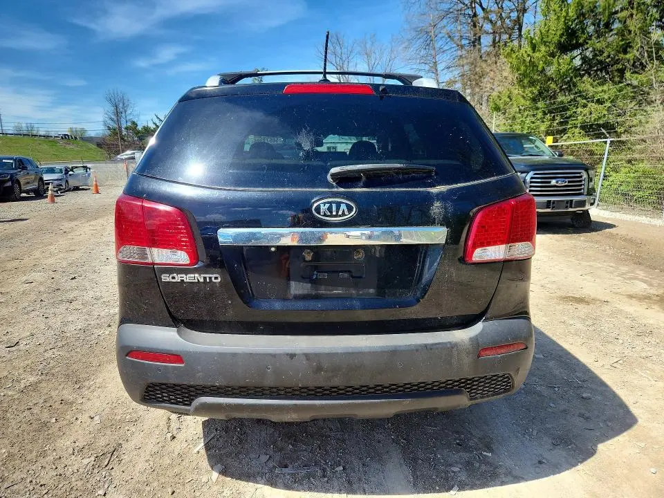 2011 KIA SORENTO LX  