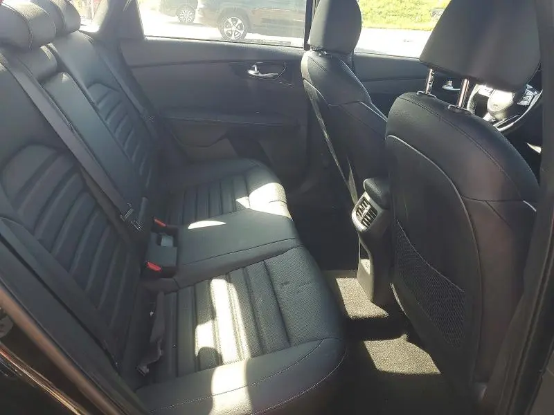 2024 KIA FORTE GT LINE  