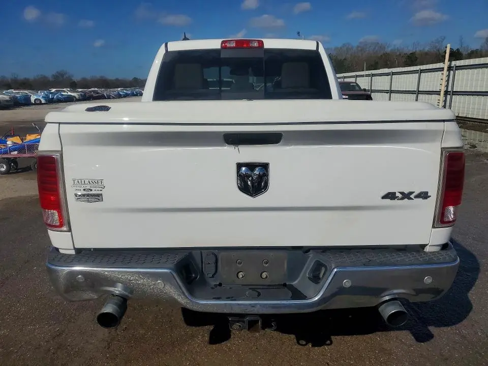 2015 RAM 1500 LARAMIE  