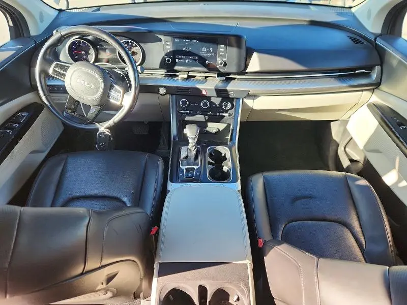 2022 KIA CARNIVAL LX  