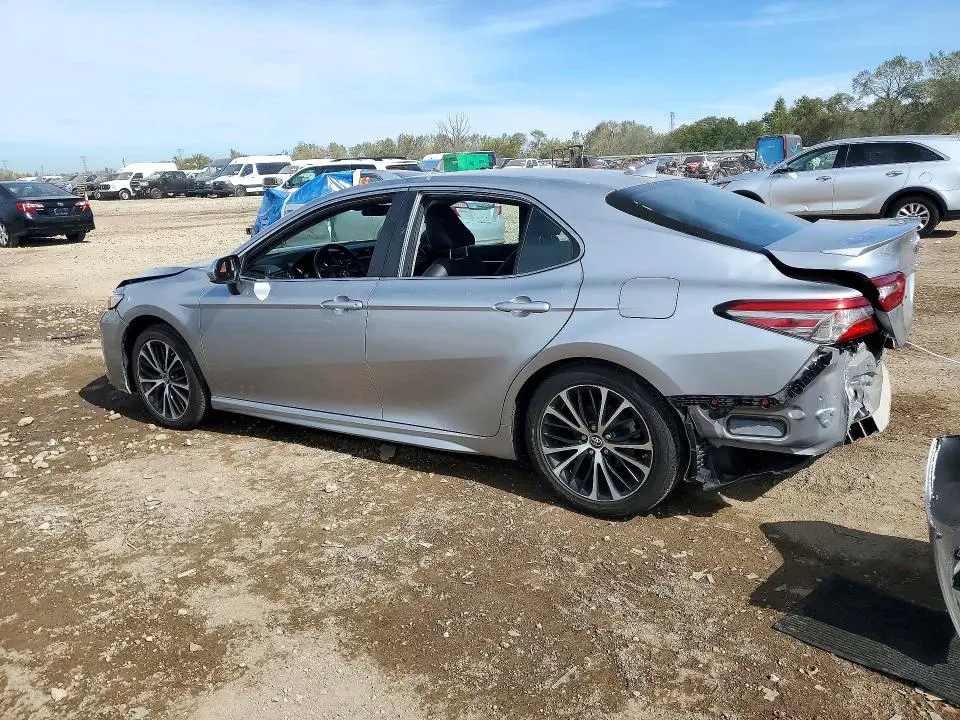 2019 TOYOTA CAMRY SE  