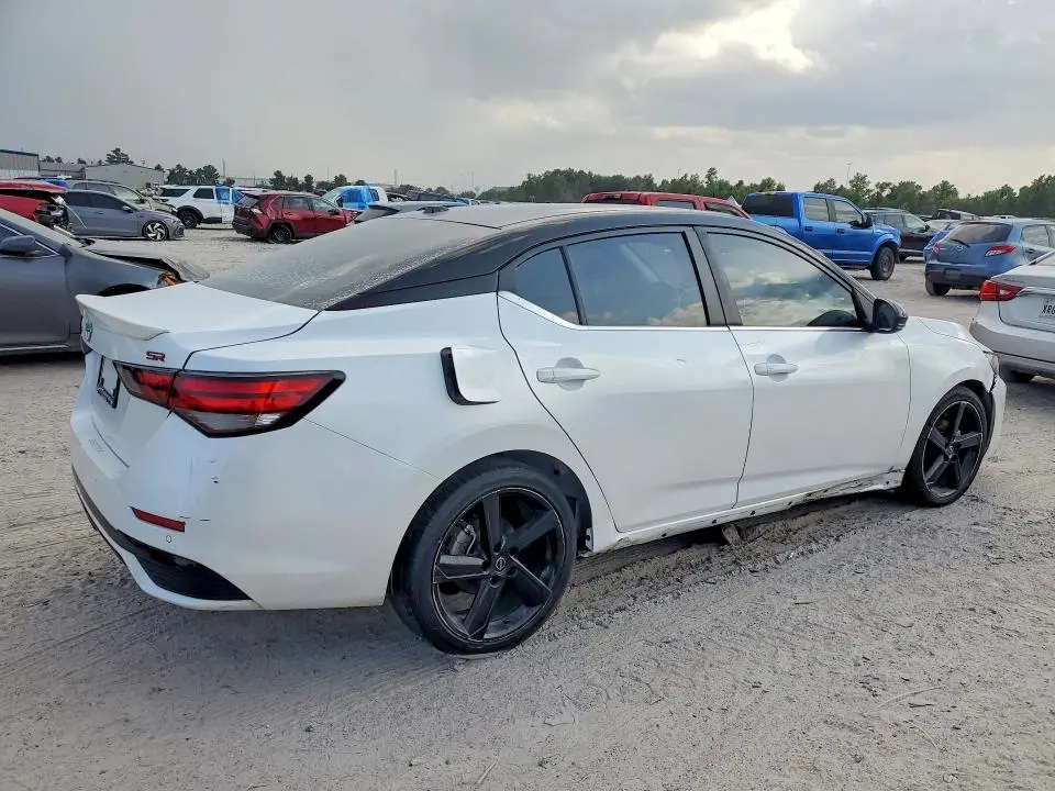 2024 NISSAN SENTRA SR  