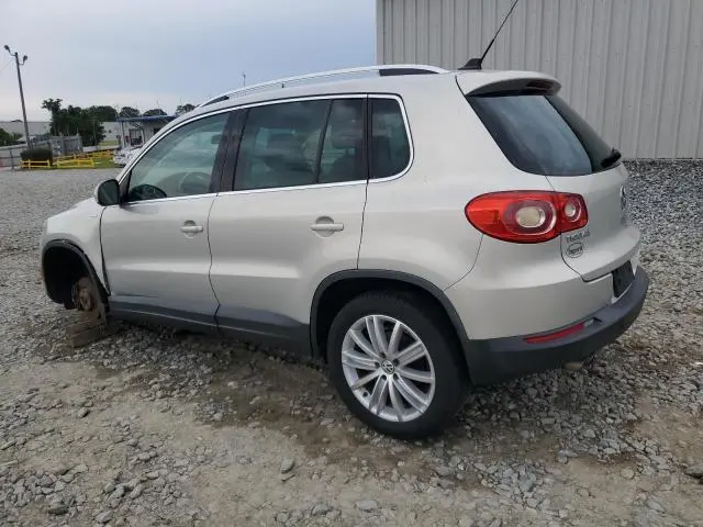 2010 VOLKSWAGEN TIGUAN S  