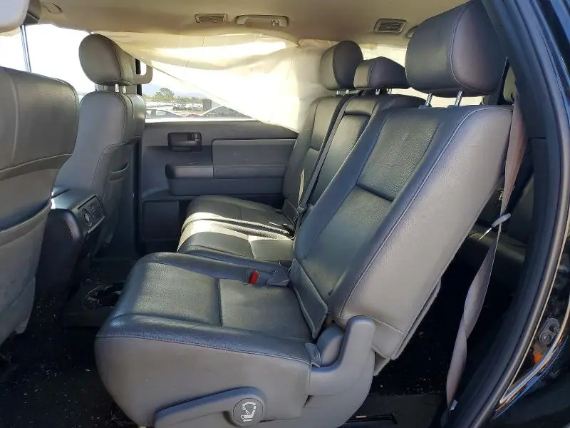 2014 TOYOTA SEQUOIA SR5  