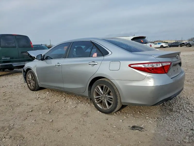 2016 TOYOTA CAMRY SE