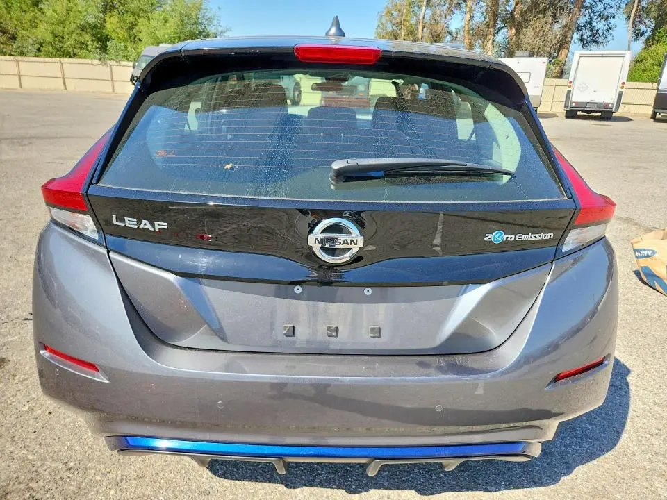 2022 NISSAN LEAF S  
