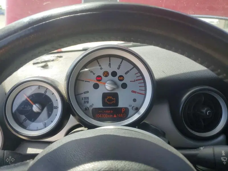 2010 MINI COOPER   