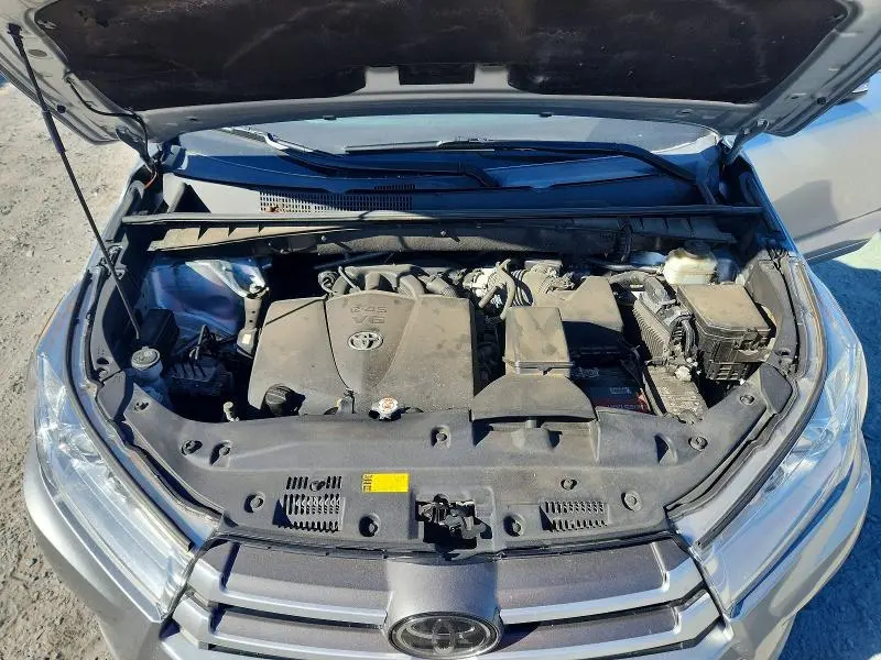 2018 TOYOTA HIGHLANDER XLE  