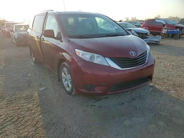 2013 TOYOTA SIENNA LE