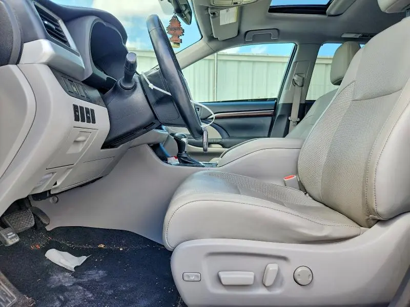 2015 TOYOTA HIGHLANDER LIMITED  