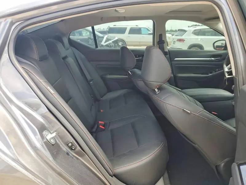 2024 NISSAN ALTIMA SR  
