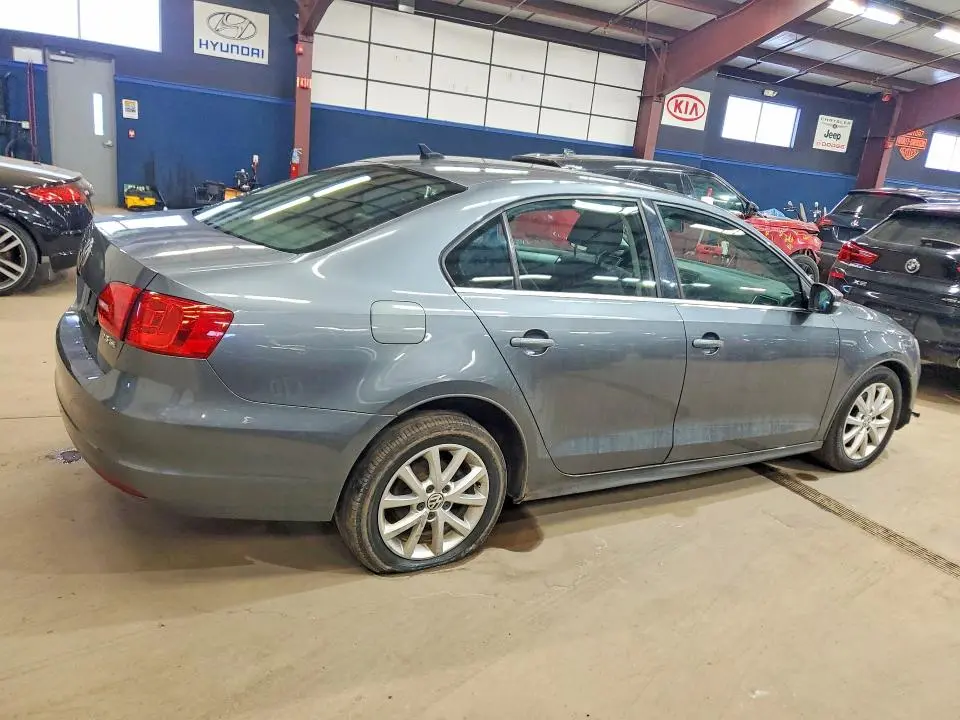 2013 VOLKSWAGEN JETTA SE  