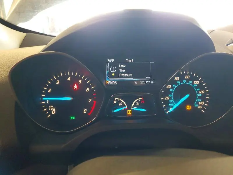 2015 FORD ESCAPE SE  