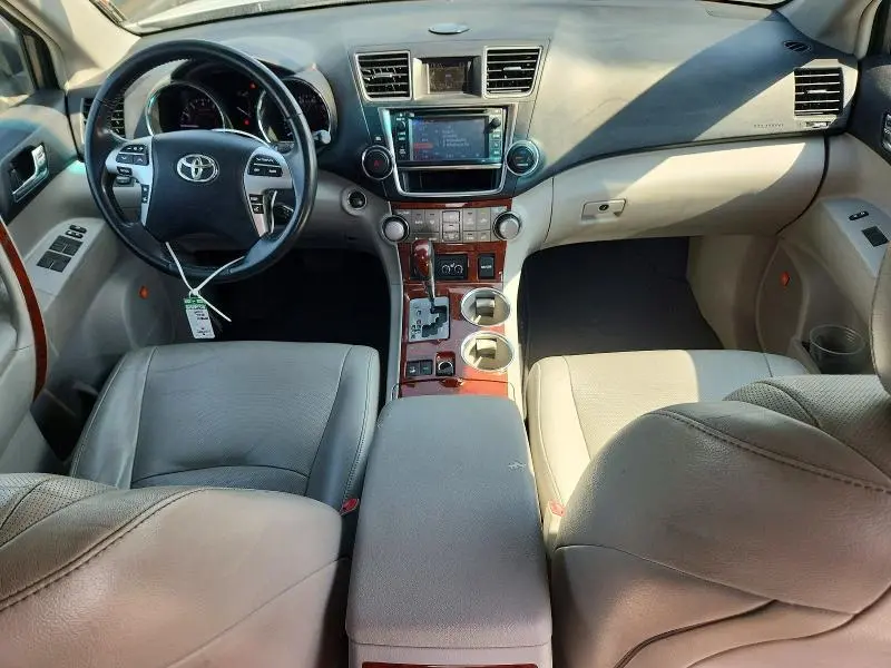 2013 TOYOTA HIGHLANDER LIMITED  