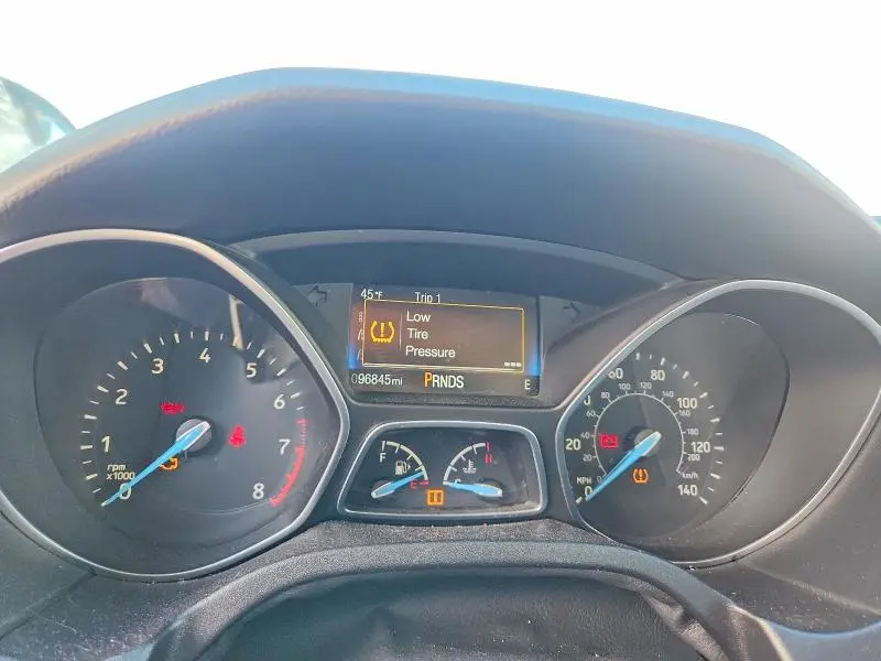 2015 FORD FOCUS SE  
