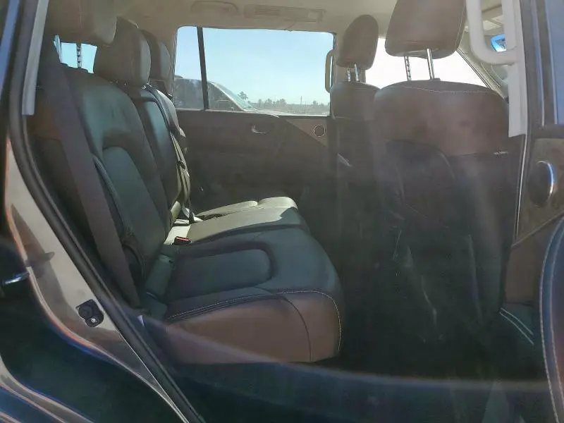 2023 INFINITI QX80 LUXE  