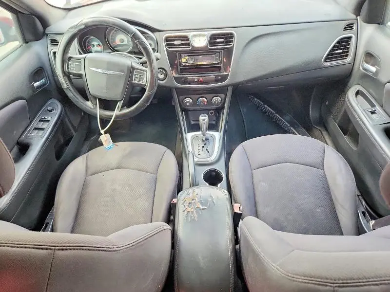 2013 CHRYSLER 200 LX  