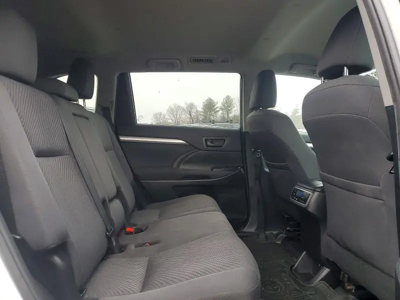 2019 TOYOTA HIGHLANDER LE  