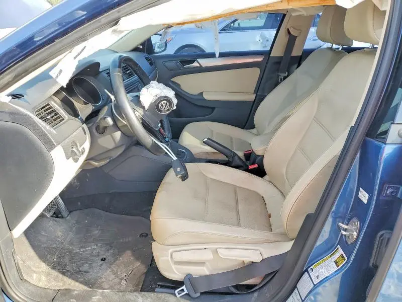 2017 VOLKSWAGEN JETTA SE  