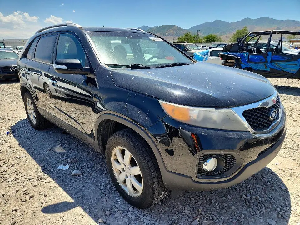 2011 KIA SORENTO LX  