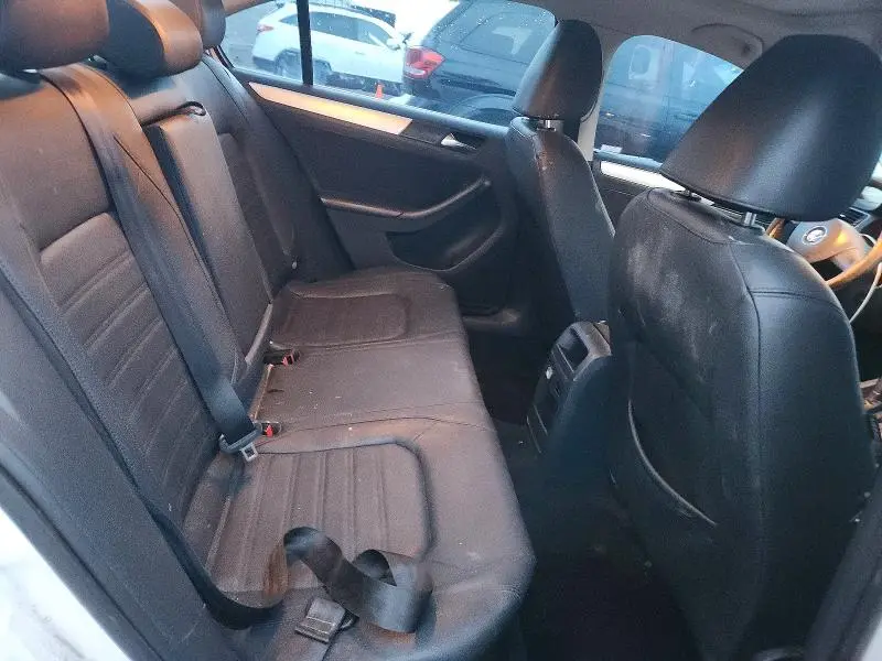 2011 VOLKSWAGEN JETTA SEL  