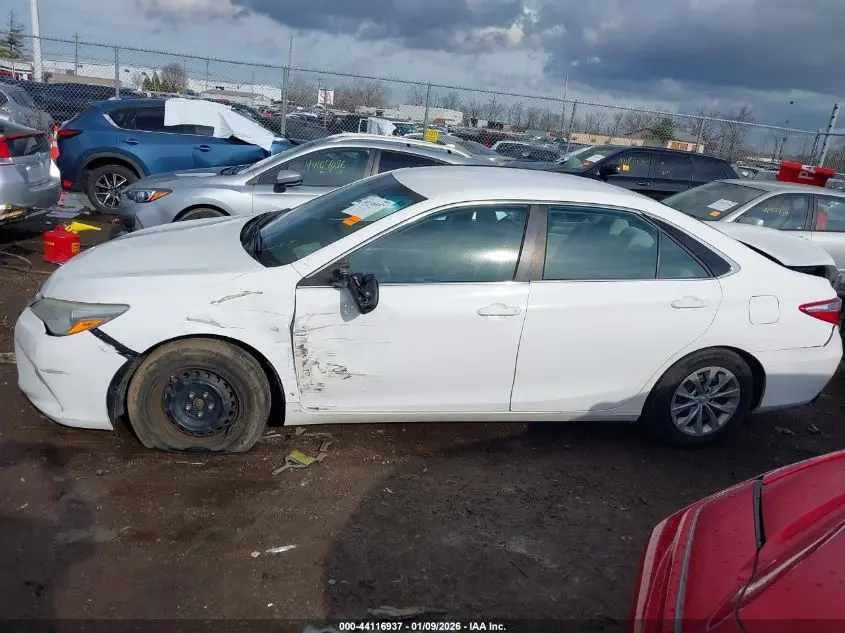 2017 TOYOTA CAMRY LE