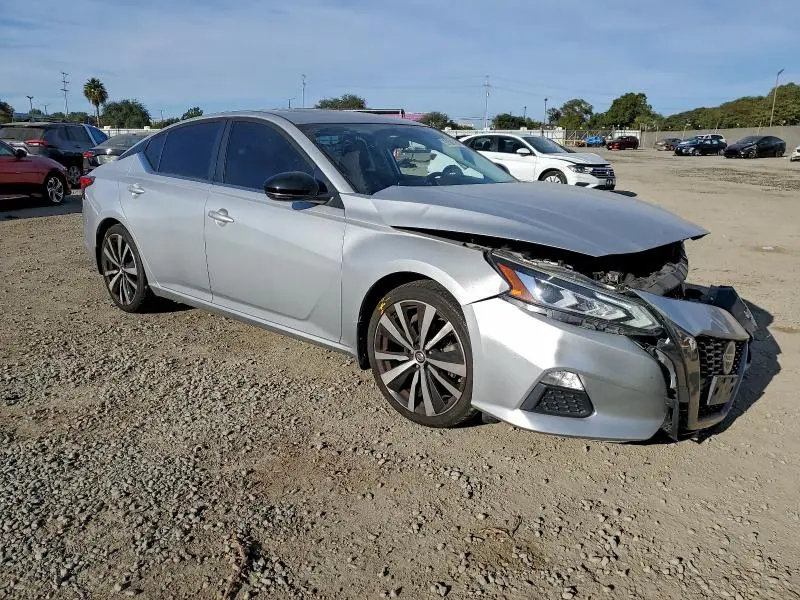 2019 NISSAN ALTIMA SR  