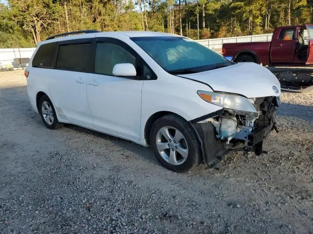 2015 TOYOTA SIENNA LE  