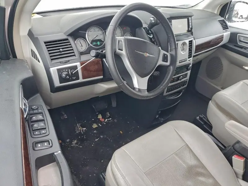 2010 CHRYSLER TOWN & COUNTRY TOURING PLUS  